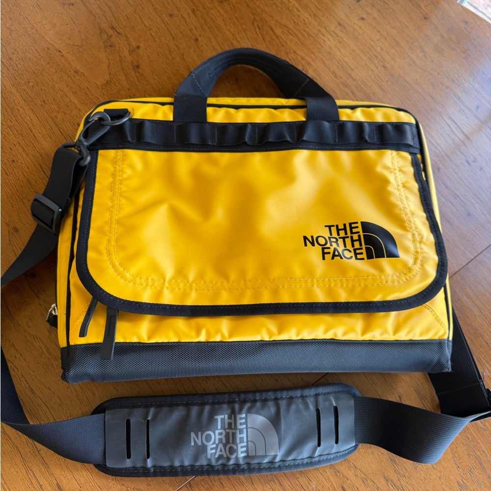 The North face Yellow Messenger / Laptop Multi Compartment Bag